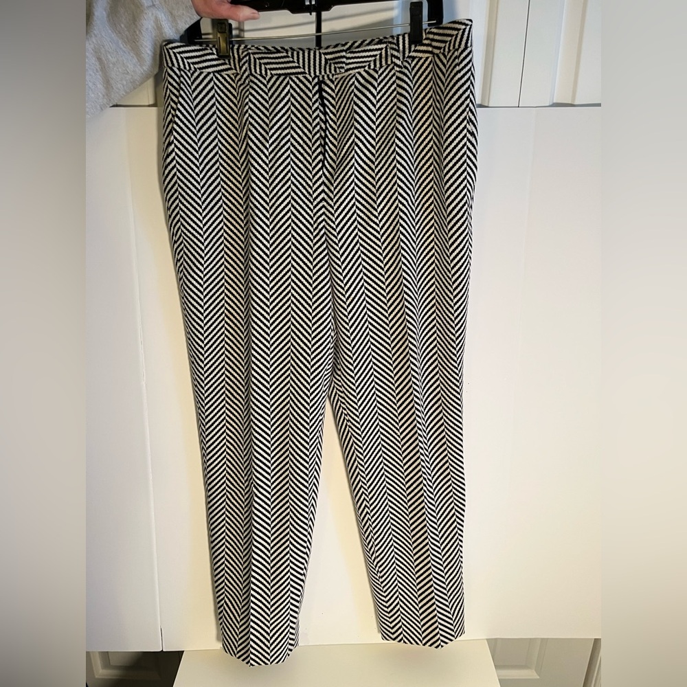 Escada sz 42/12 pants herringbone pattern
